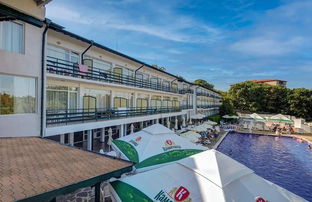 Kini Park Hotel All Inclusive & Free Parking-1
